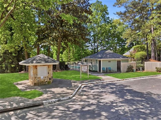 2105 Canyon Point Circle, Roswell, GA 30076