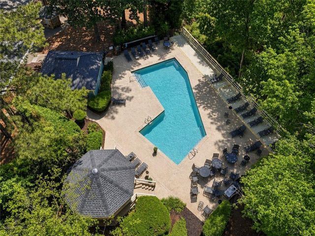 2105 Canyon Point Circle, Roswell, GA 30076