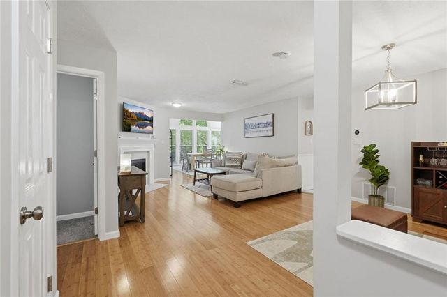 2105 Canyon Point Circle, Roswell, GA 30076