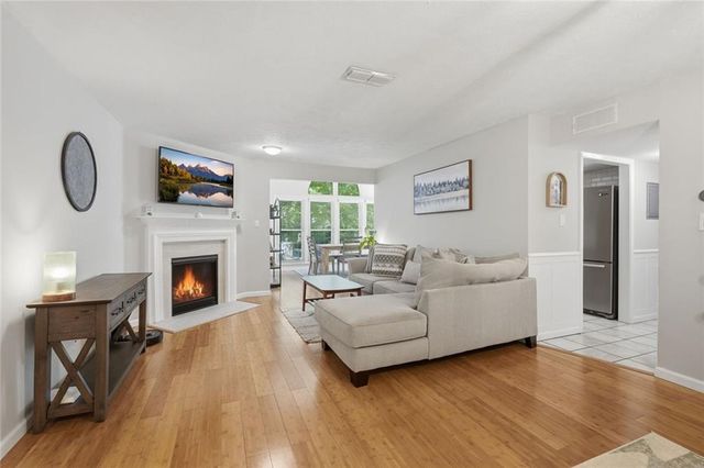2105 Canyon Point Circle, Roswell, GA 30076