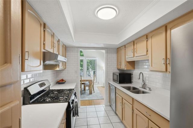 2105 Canyon Point Circle, Roswell, GA 30076