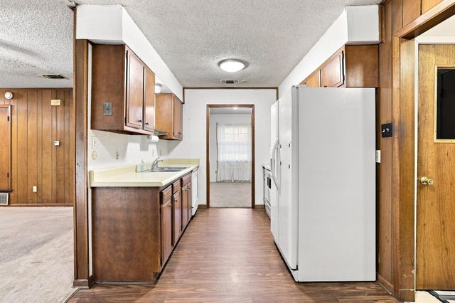 1008 Yeager Street, Honey Grove, TX 75446
