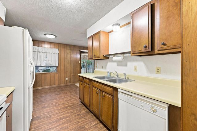 1008 Yeager Street, Honey Grove, TX 75446