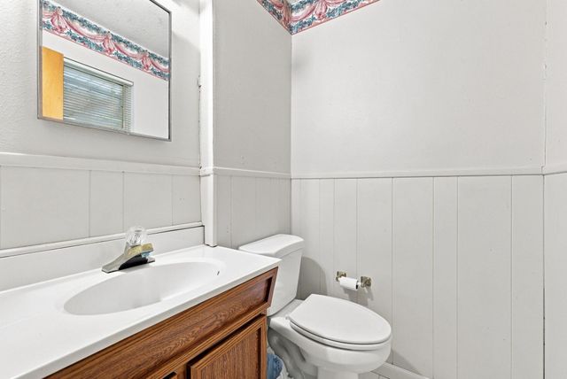 1008 Yeager Street, Honey Grove, TX 75446