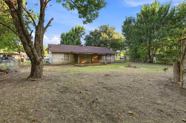 1008 Yeager Street, Honey Grove, TX 75446