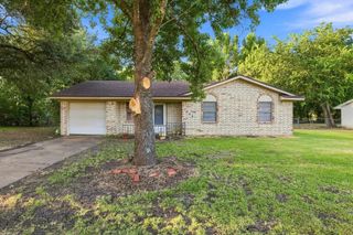 1008 Yeager Street, Honey Grove, TX 75446