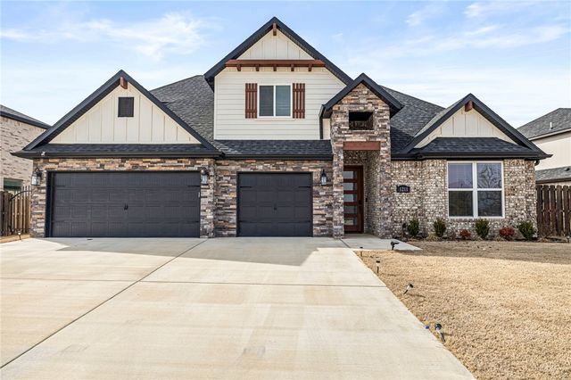 1211 Longbourn Drive, Centerton, AR 72719