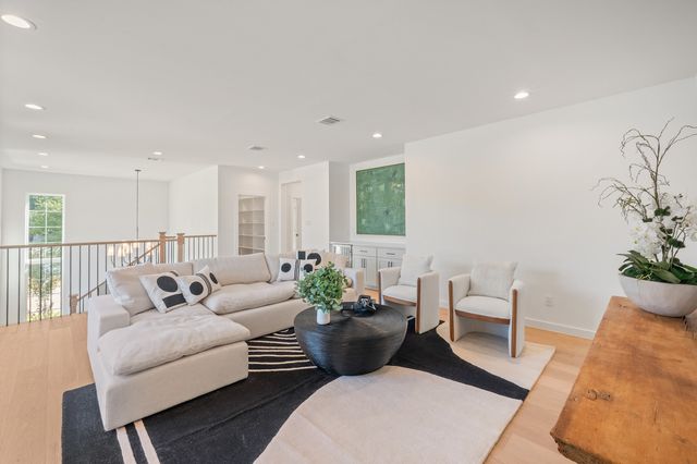 603 Brookhurst Drive, Dallas, TX 75218