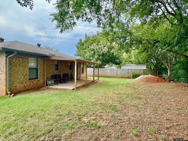 713 Lynch Dr, Bullard, TX 75757