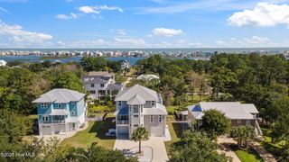 208 Oak Outlook Way N, Carolina Beach, NC 28428