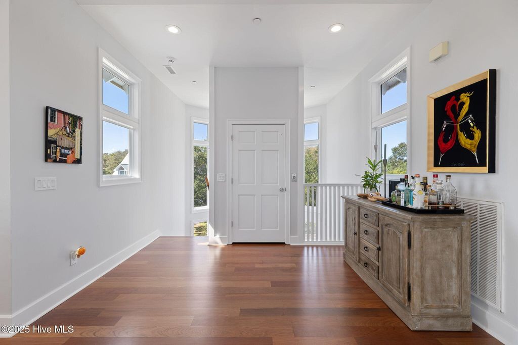 Image 10 of property listing at 208 Oak Outlook Way N, Carolina Beach, NC 28428