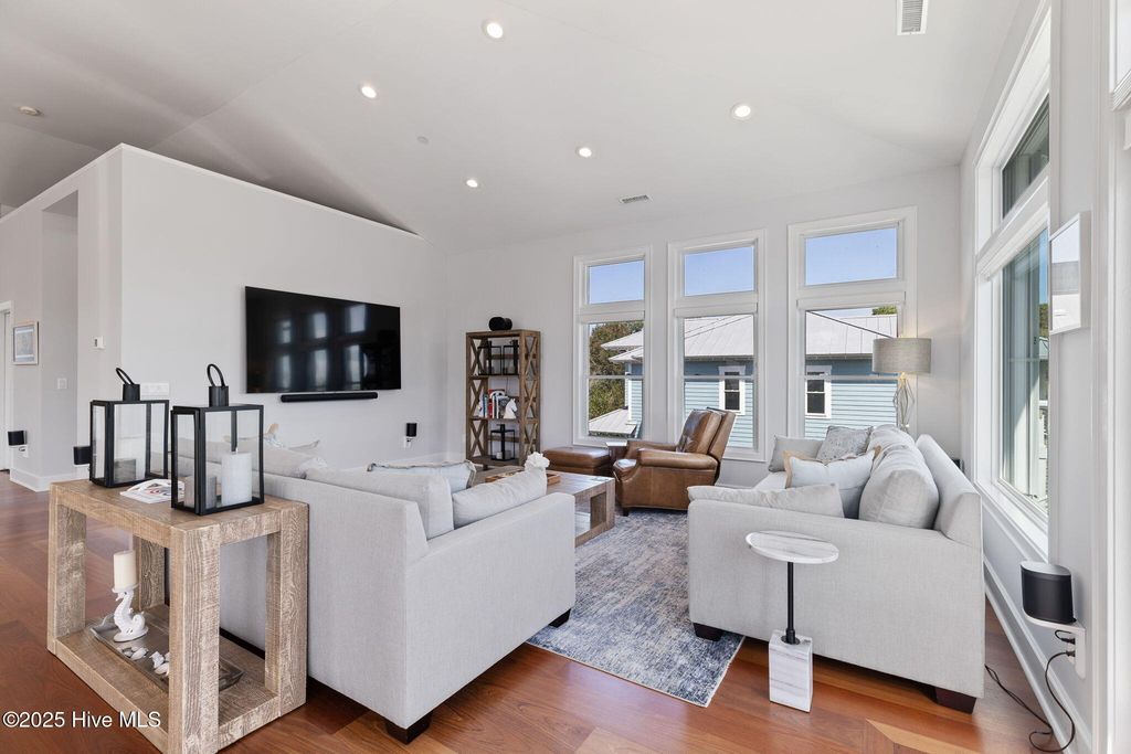 Image 16 of property listing at 208 Oak Outlook Way N, Carolina Beach, NC 28428