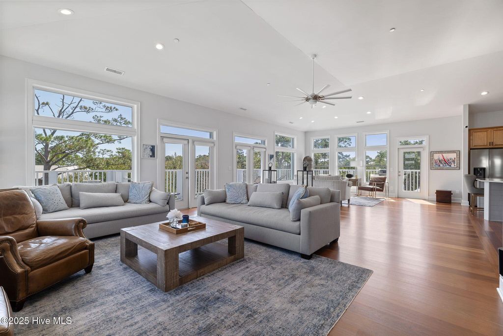 Image 19 of property listing at 208 Oak Outlook Way N, Carolina Beach, NC 28428