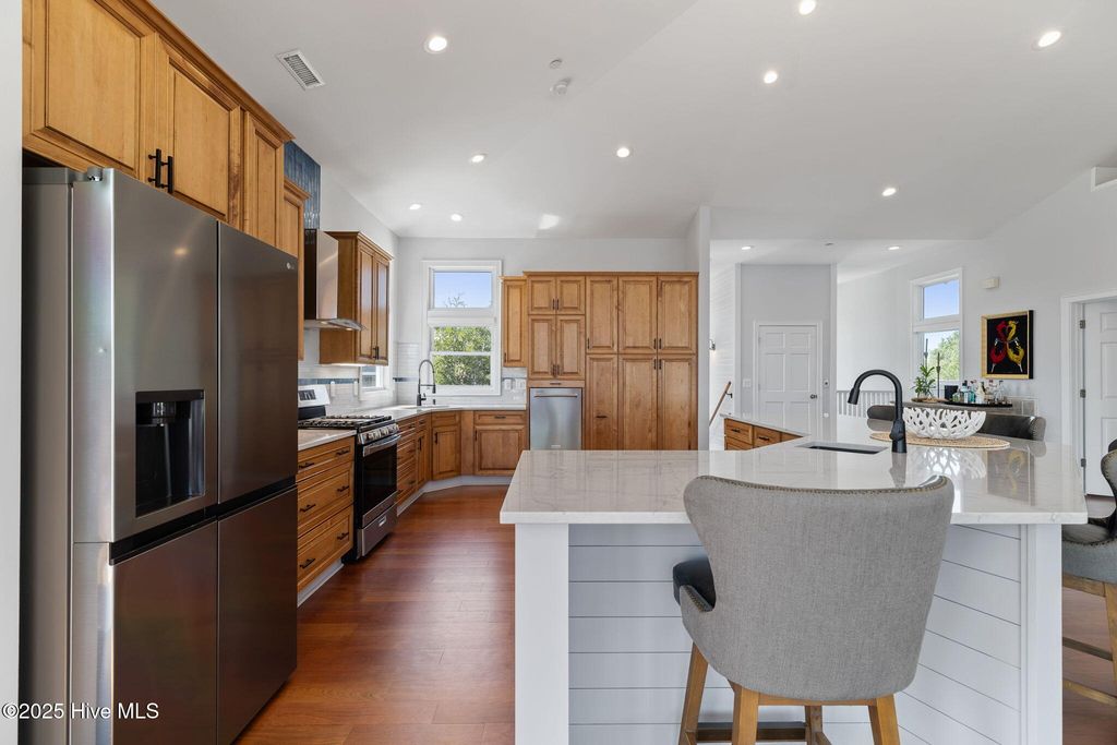 Image 21 of property listing at 208 Oak Outlook Way N, Carolina Beach, NC 28428