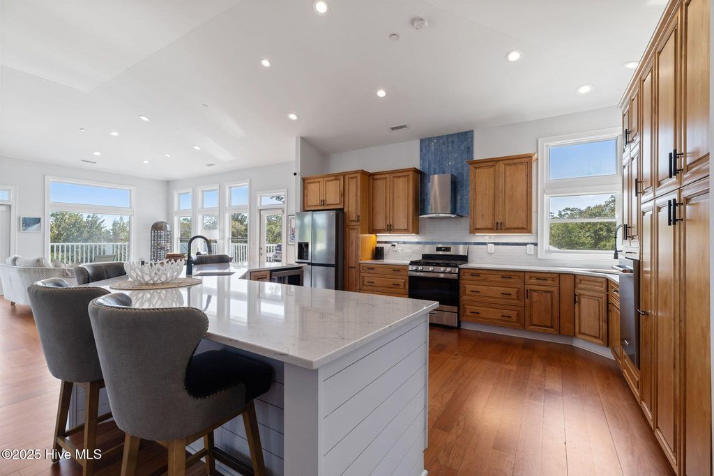 Image 22 of property listing at 208 Oak Outlook Way N, Carolina Beach, NC 28428