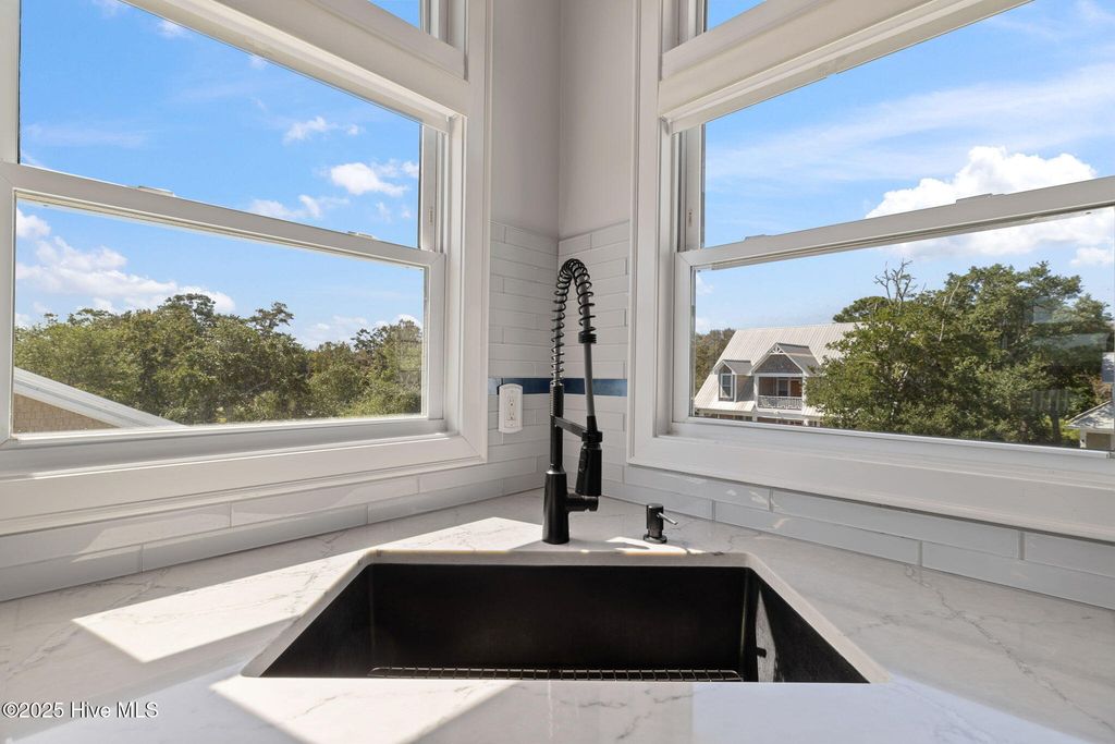 Image 27 of property listing at 208 Oak Outlook Way N, Carolina Beach, NC 28428