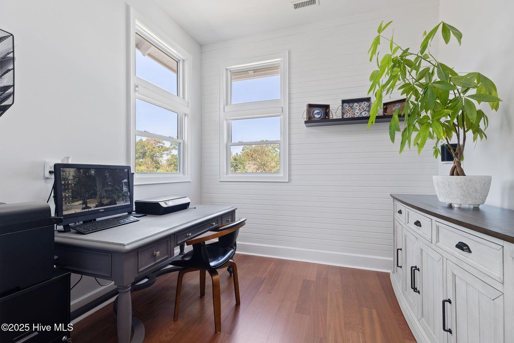 Image 30 of property listing at 208 Oak Outlook Way N, Carolina Beach, NC 28428