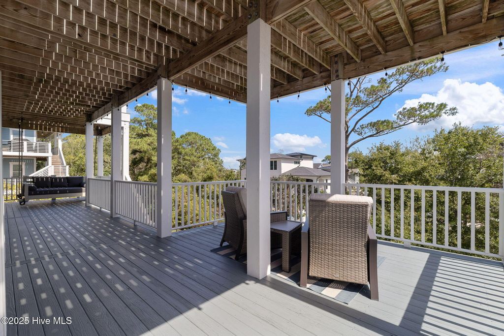 Image 56 of property listing at 208 Oak Outlook Way N, Carolina Beach, NC 28428