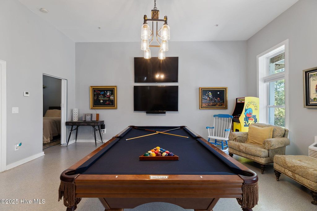 Image 61 of property listing at 208 Oak Outlook Way N, Carolina Beach, NC 28428