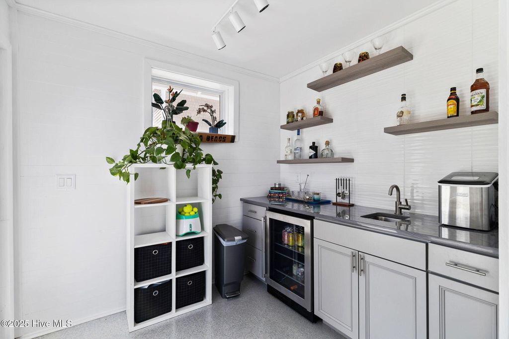 Image 62 of property listing at 208 Oak Outlook Way N, Carolina Beach, NC 28428