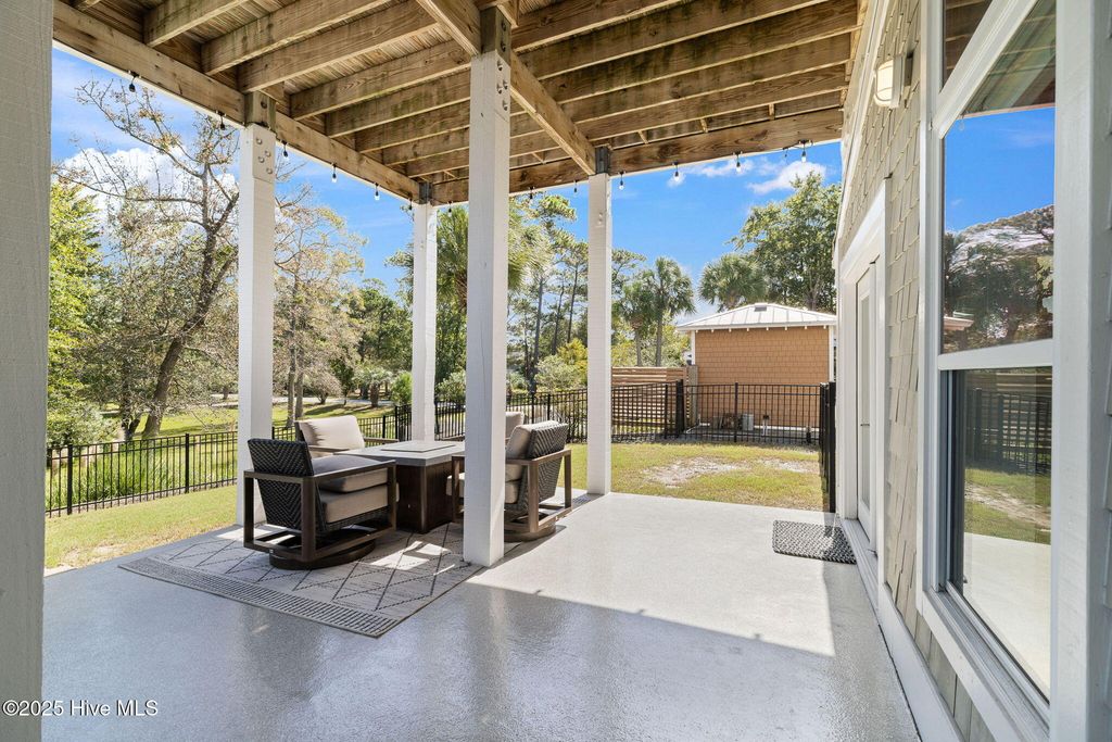 Image 67 of property listing at 208 Oak Outlook Way N, Carolina Beach, NC 28428