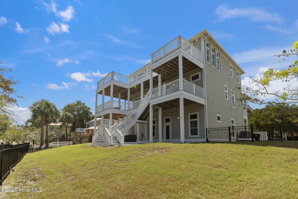 Image 70 of property listing at 208 Oak Outlook Way N, Carolina Beach, NC 28428