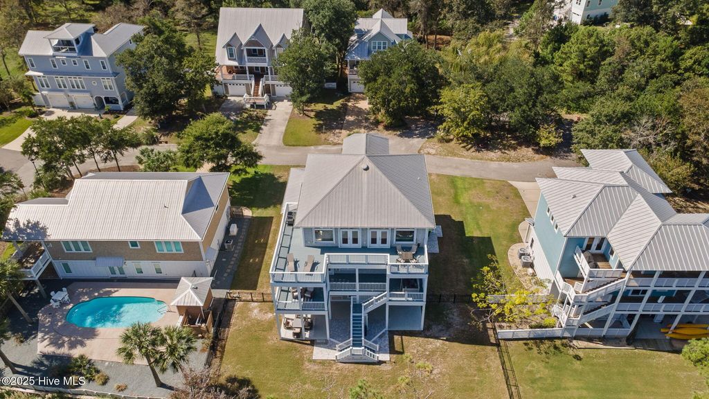 Image 74 of property listing at 208 Oak Outlook Way N, Carolina Beach, NC 28428