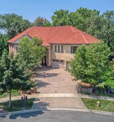13 Vennard Court, Lombard, IL 60148