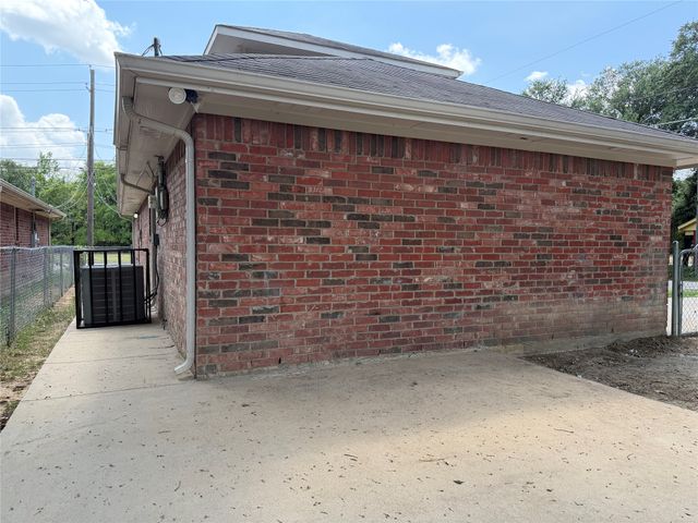 12905 Kleberg Road, Dallas, TX 75253