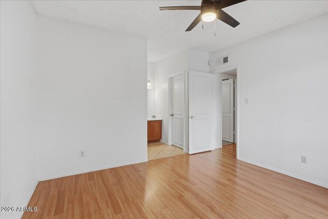 5757 W EUGIE Avenue 2082, Glendale, AZ 85304