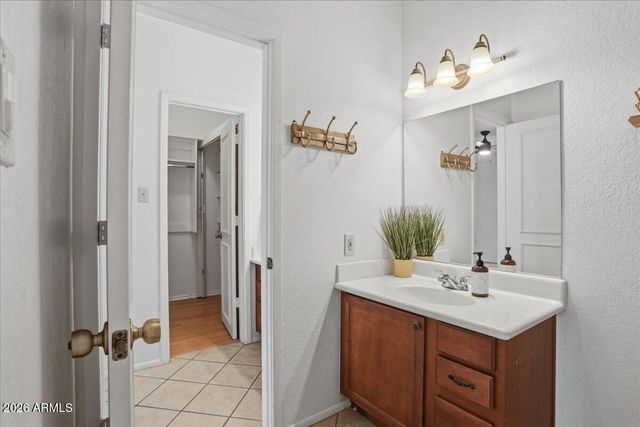 5757 W EUGIE Avenue 2082, Glendale, AZ 85304