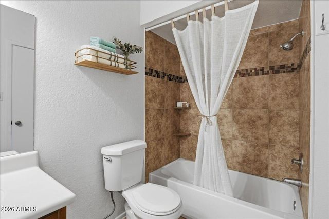 5757 W EUGIE Avenue 2082, Glendale, AZ 85304