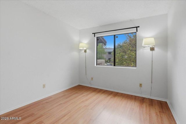 5757 W EUGIE Avenue 2082, Glendale, AZ 85304
