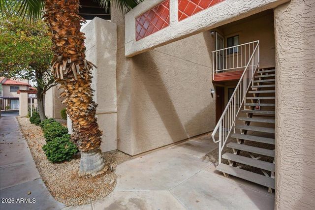 5757 W EUGIE Avenue 2082, Glendale, AZ 85304