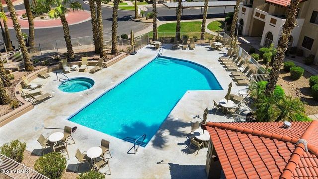 5757 W EUGIE Avenue 2082, Glendale, AZ 85304