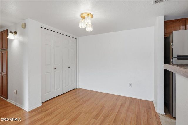 5757 W EUGIE Avenue 2082, Glendale, AZ 85304