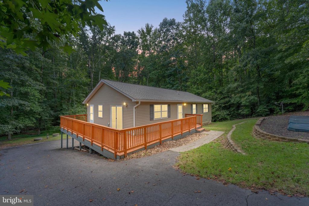 7224 WASHINGTON DR, King George, VA 22485