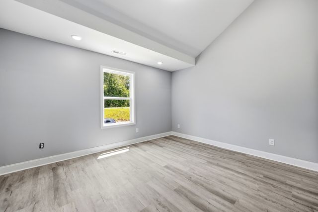 3305 Dobbins Pike, Portland, TN 37148