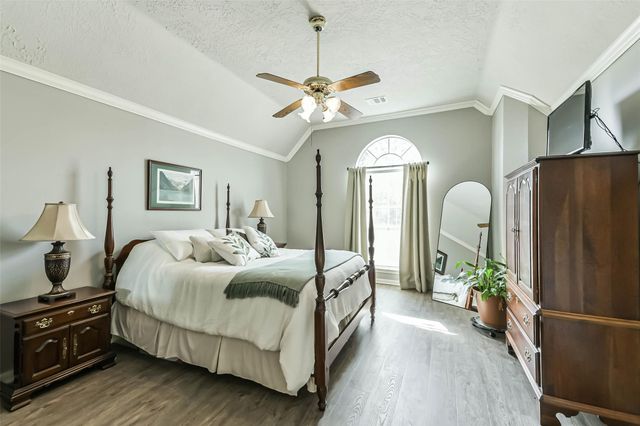 5002 Natural Bridge Drive, Kingwood, TX 77345