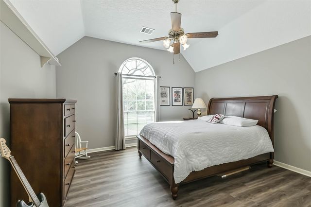 5002 Natural Bridge Drive, Kingwood, TX 77345