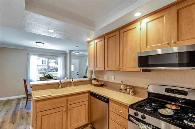 6948 Doheny B, Rancho Cucamonga, CA 91701