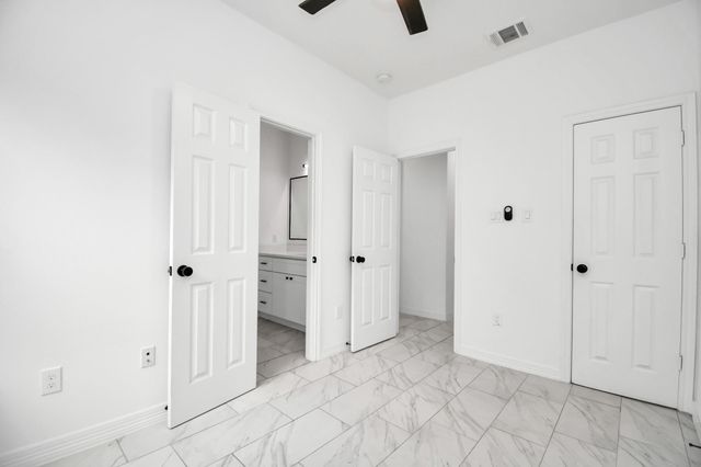 9003 Prairie View Drive B, Houston, TX 77088