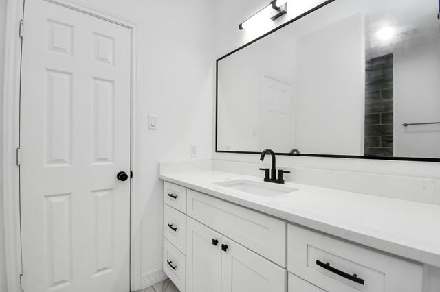 9003 Prairie View Drive B, Houston, TX 77088