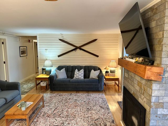 199 Mountainside Drive, Stowe, VT 05672