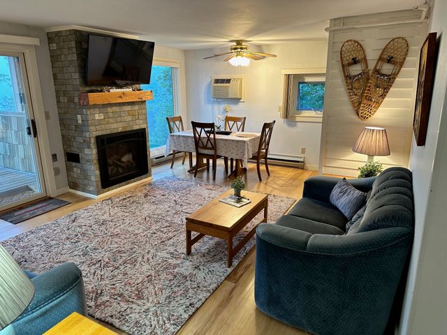 199 Mountainside Drive, Stowe, VT 05672