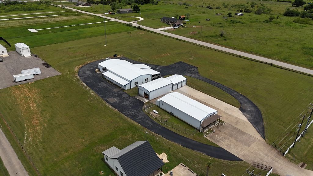 5516 FM 933 Street, Whitney, TX 76692