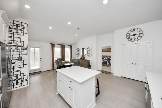 8202 Tempest Stone Drive, Rosharon, TX 77583