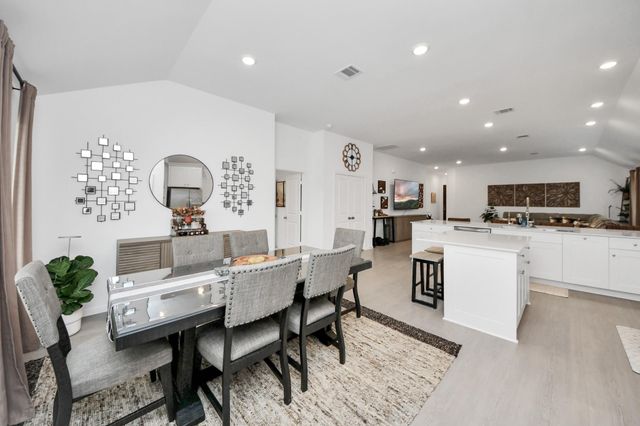 8202 Tempest Stone Drive, Rosharon, TX 77583