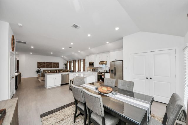 8202 Tempest Stone Drive, Rosharon, TX 77583