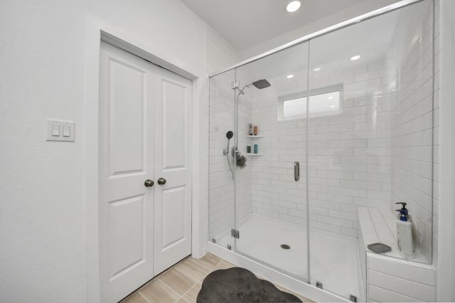 8202 Tempest Stone Drive, Rosharon, TX 77583